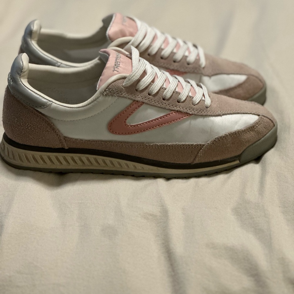 Tretorn Rawlings 2.0 pink white and gray retro sneakers Womens 7.5 - Picture 1 of 3